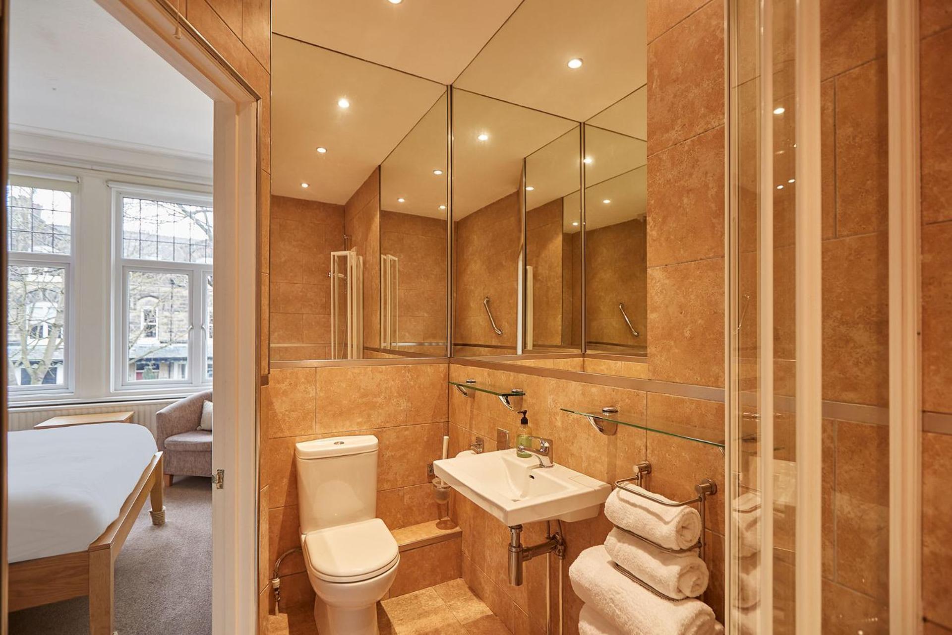 Acorn Lodge هاروغايت الغرفة الصورة